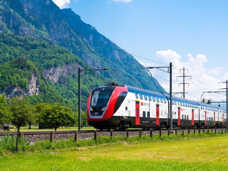 Opublikowano projekt rozporządzenia dot. podniesienia prędkości pociągów do 250 km/h