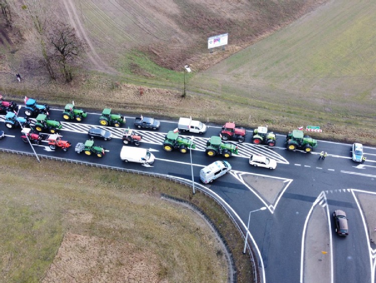 Protest ostrzegawczy rolników na S3 węzeł Pyrzyce