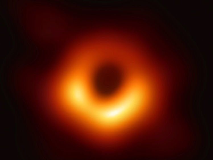 Przełom w obserwacji czarnych dziur. Dane z 19 obserwatoriów mogą pomóc testować ogólną teorię względności Einsteina