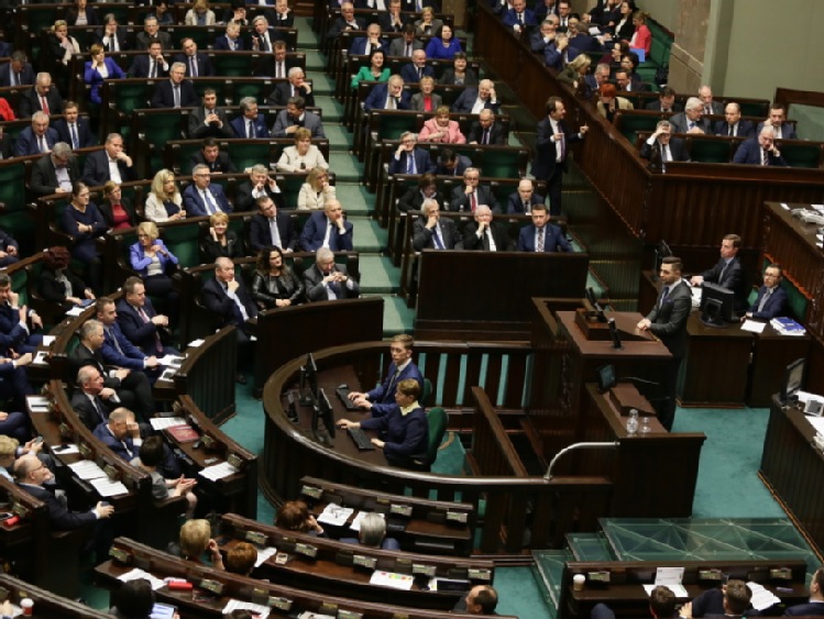 W Sejmie bez sprzeciwu w sprawie zawieszenia podatku handlowego na kolejny rok
