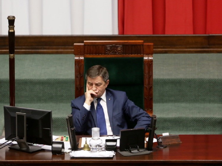 Sejm/ Głosowania  nad projektem  dot. ochrony  zwierząt przerwane