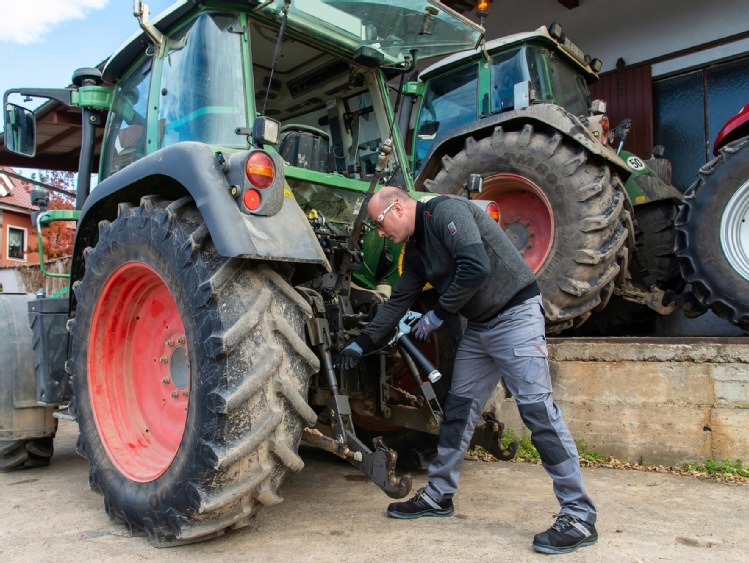 Uniwersalny smar marki Würth – niezbędny produkt w gospodarstwie rolniczym