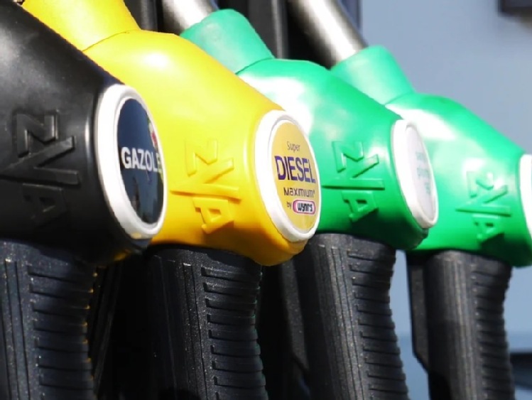 e-petrol.pl: paliwa wyraźnie droższe niż przed rokiem