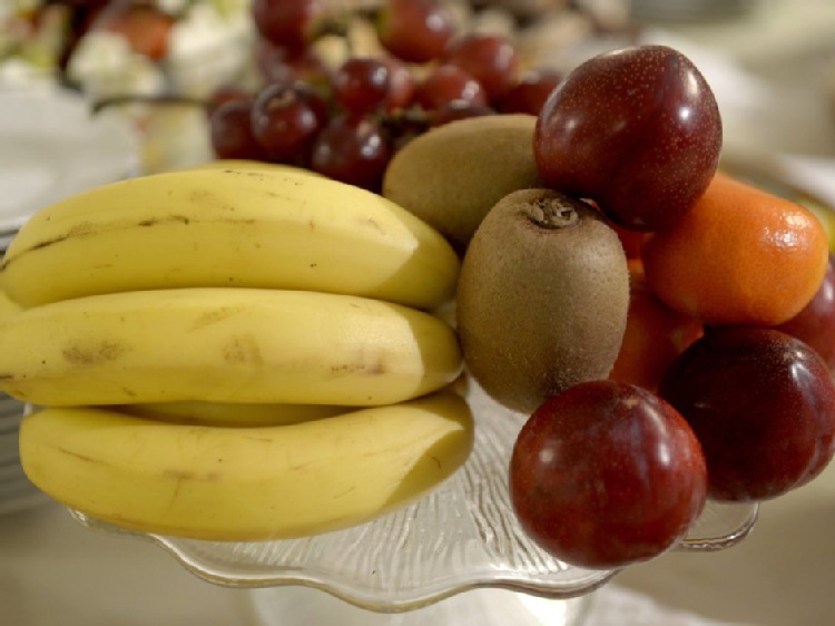 Główny Urząd Statystyczny: Polacy jedzą coraz więcej owoców i warzyw