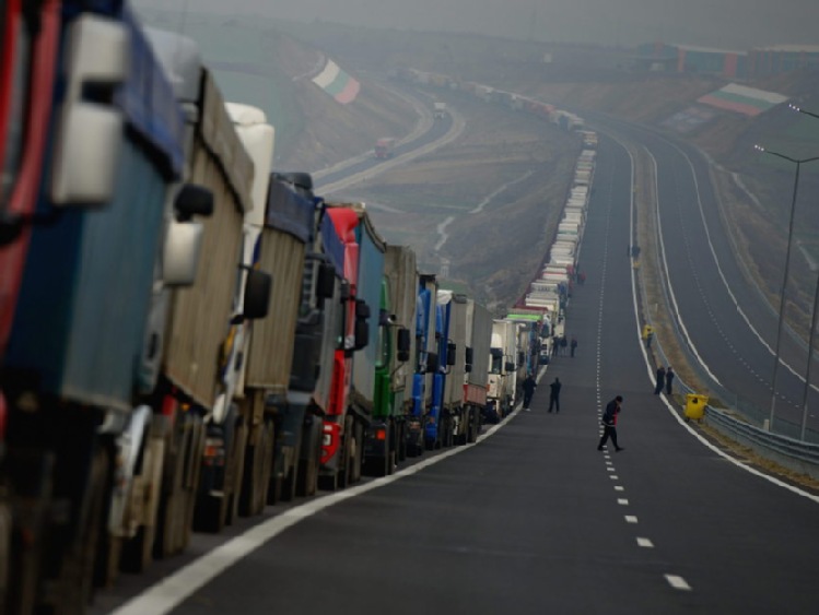Słowaccy przewoźnicy wznowili blokadę na granicy z Ukrainą